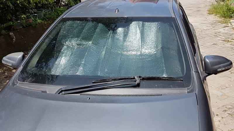 Top 7 Best Windshield Sun Shades for Your Car – Autocartimes.com: The ...