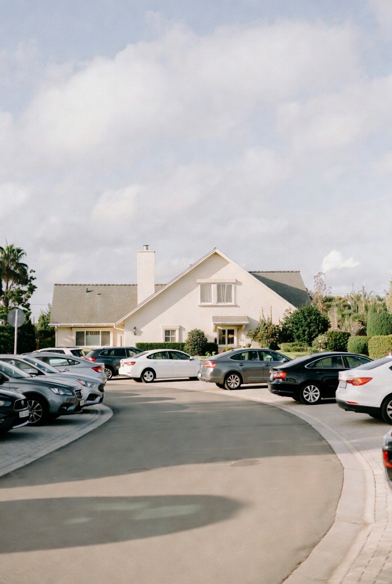 Creating a Balanced Look With the Surroundings